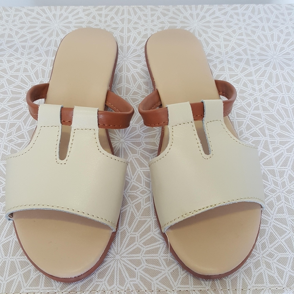 Flat Sandals - Picture 1 of 2